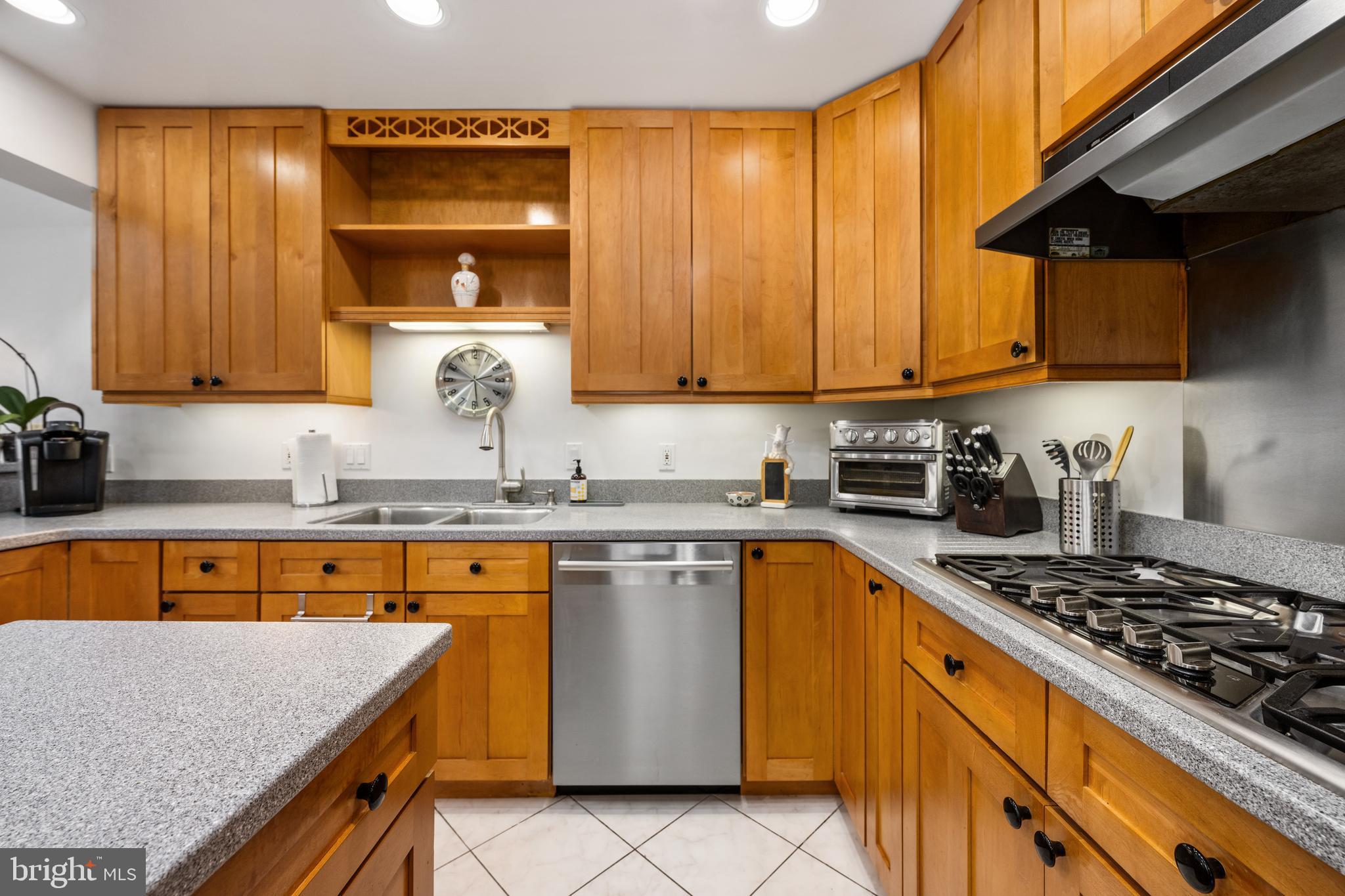 NORTH SPRINGFIELD - Residential