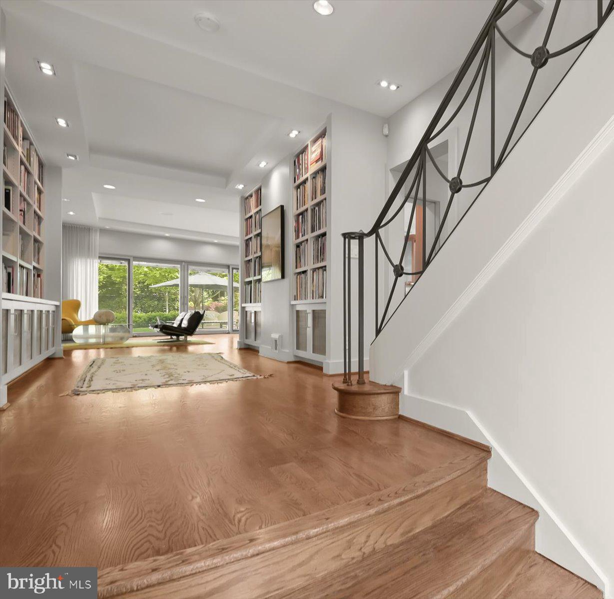 FOREST HILLS - Residential