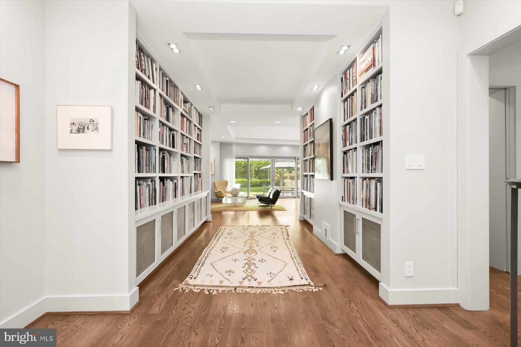FOREST HILLS - Residential