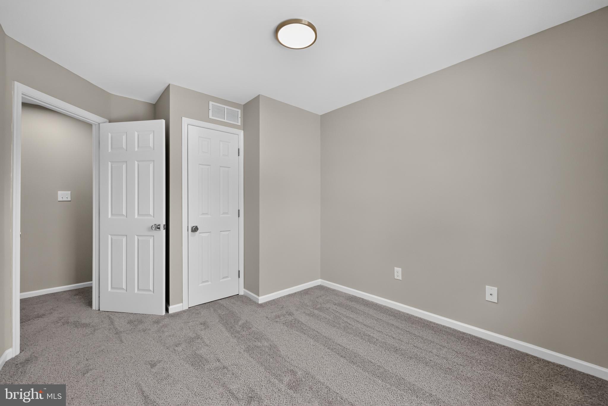 FREEDOM COURT - Residential