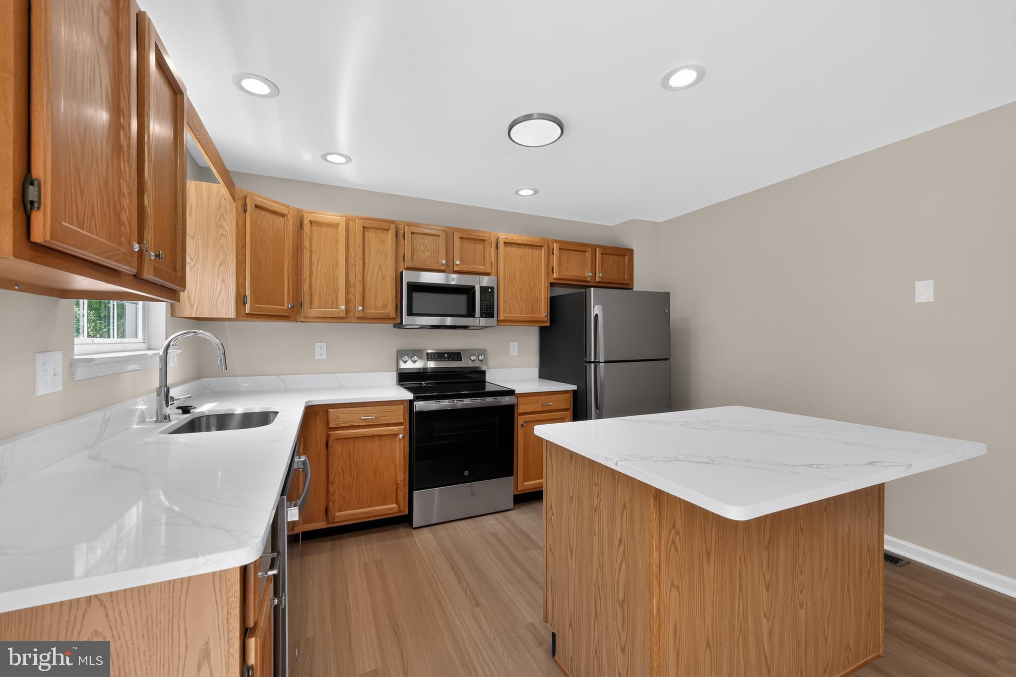 FREEDOM COURT - Residential