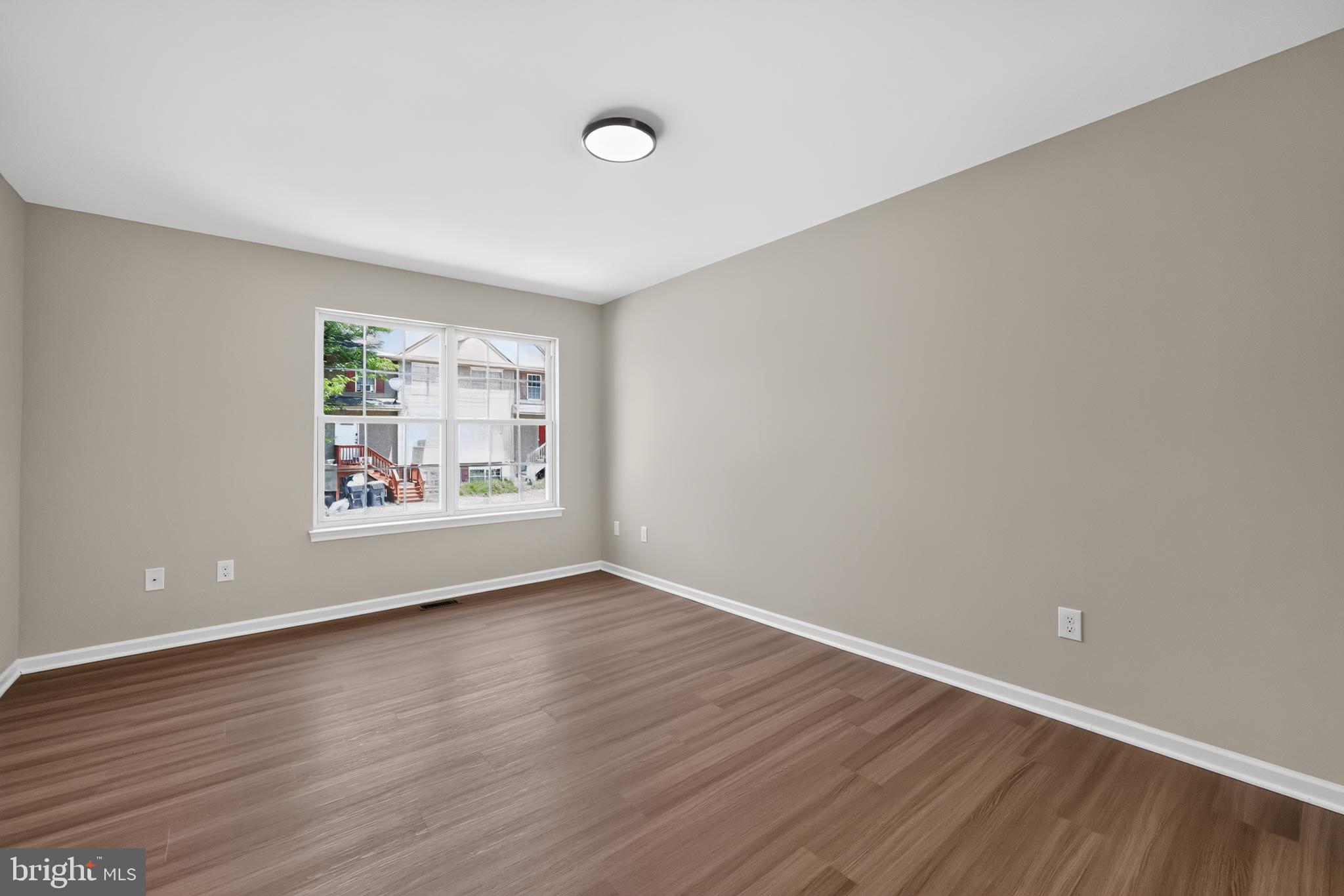 FREEDOM COURT - Residential