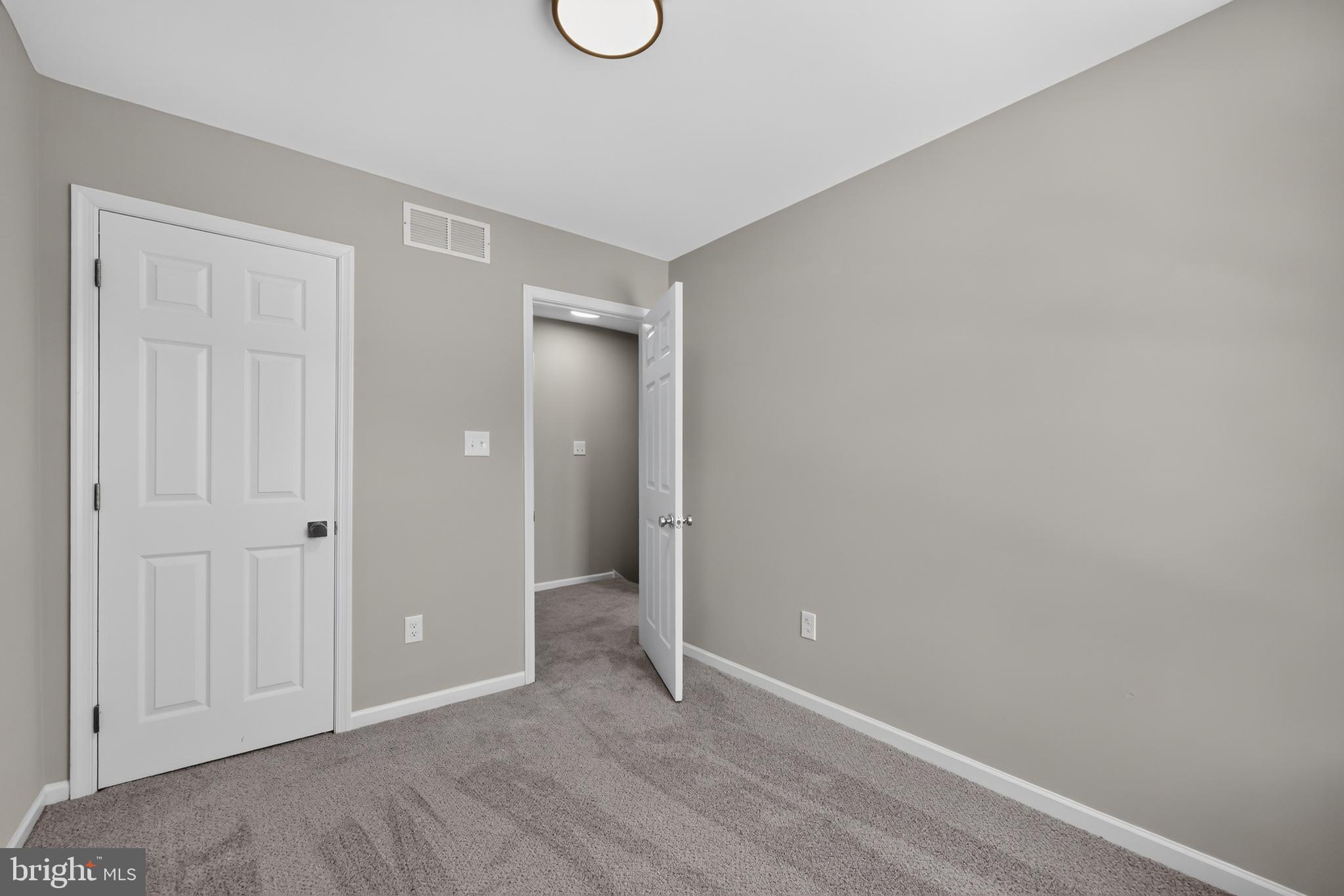 FREEDOM COURT - Residential