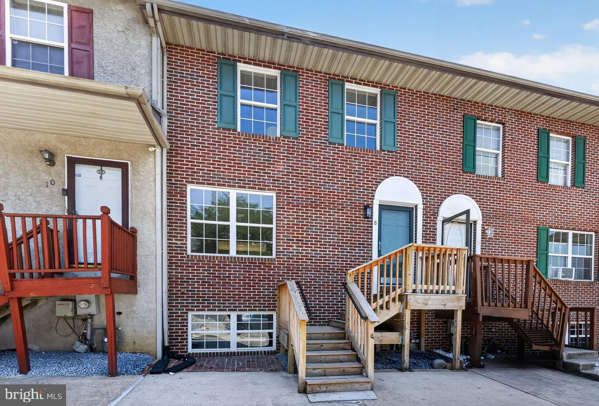 FREEDOM COURT - Residential