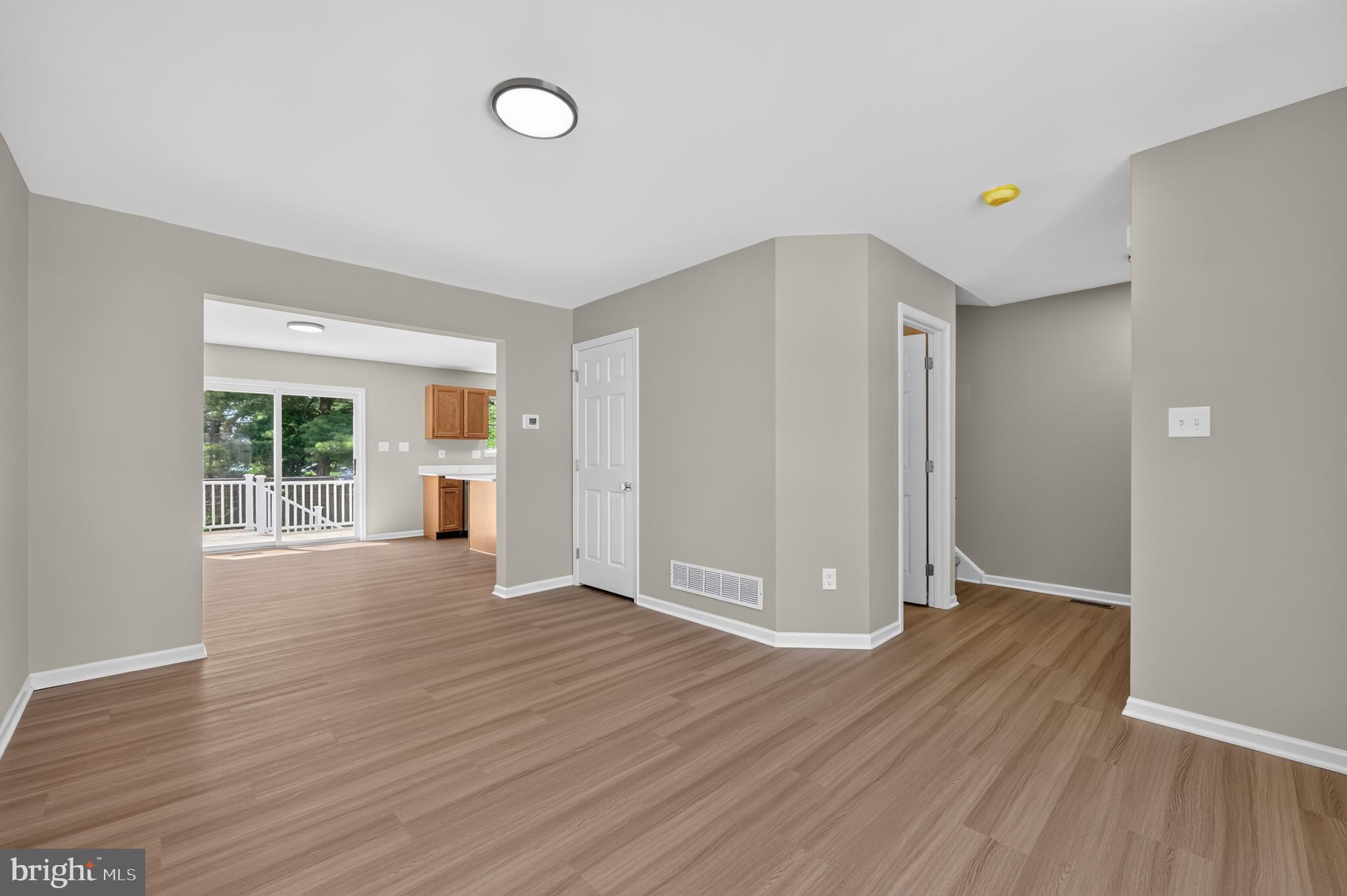FREEDOM COURT - Residential