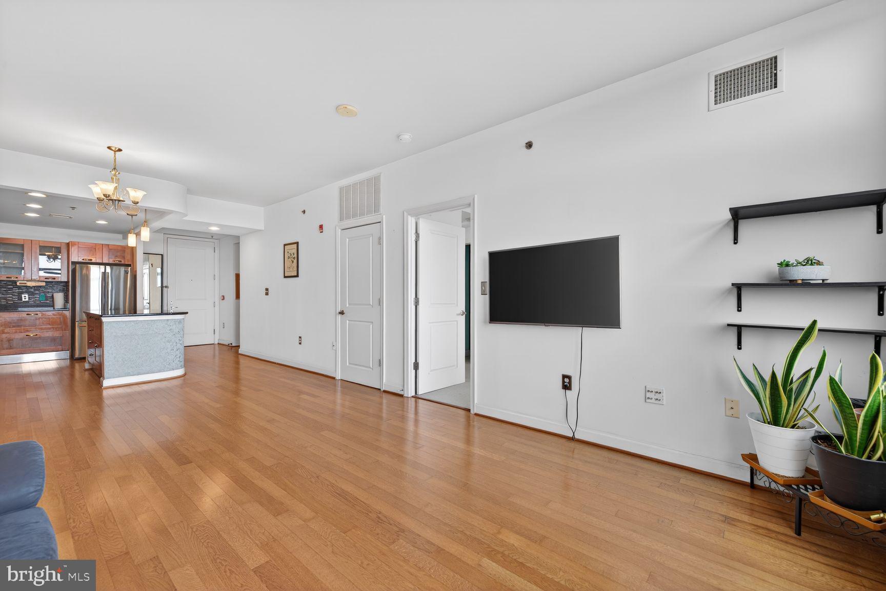 MIDTOWN BETHESDA NORTH - Residential