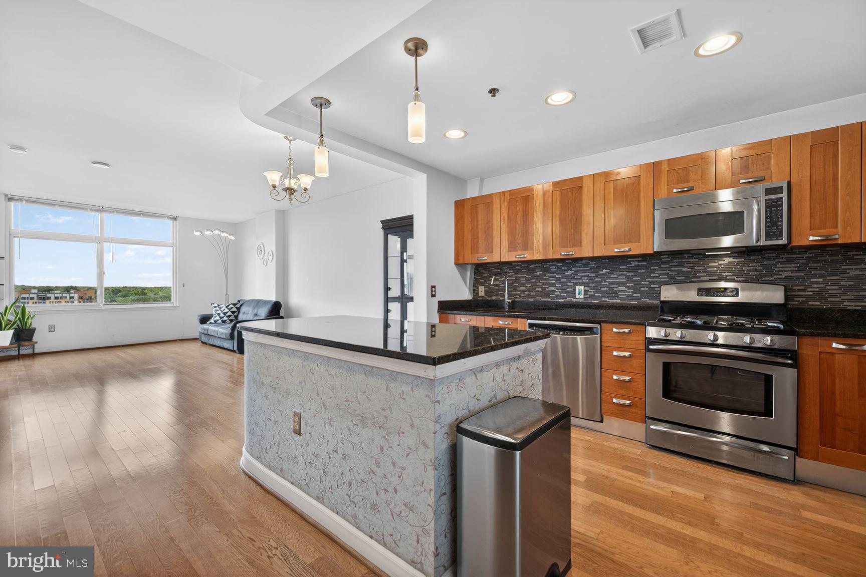 MIDTOWN BETHESDA NORTH - Residential