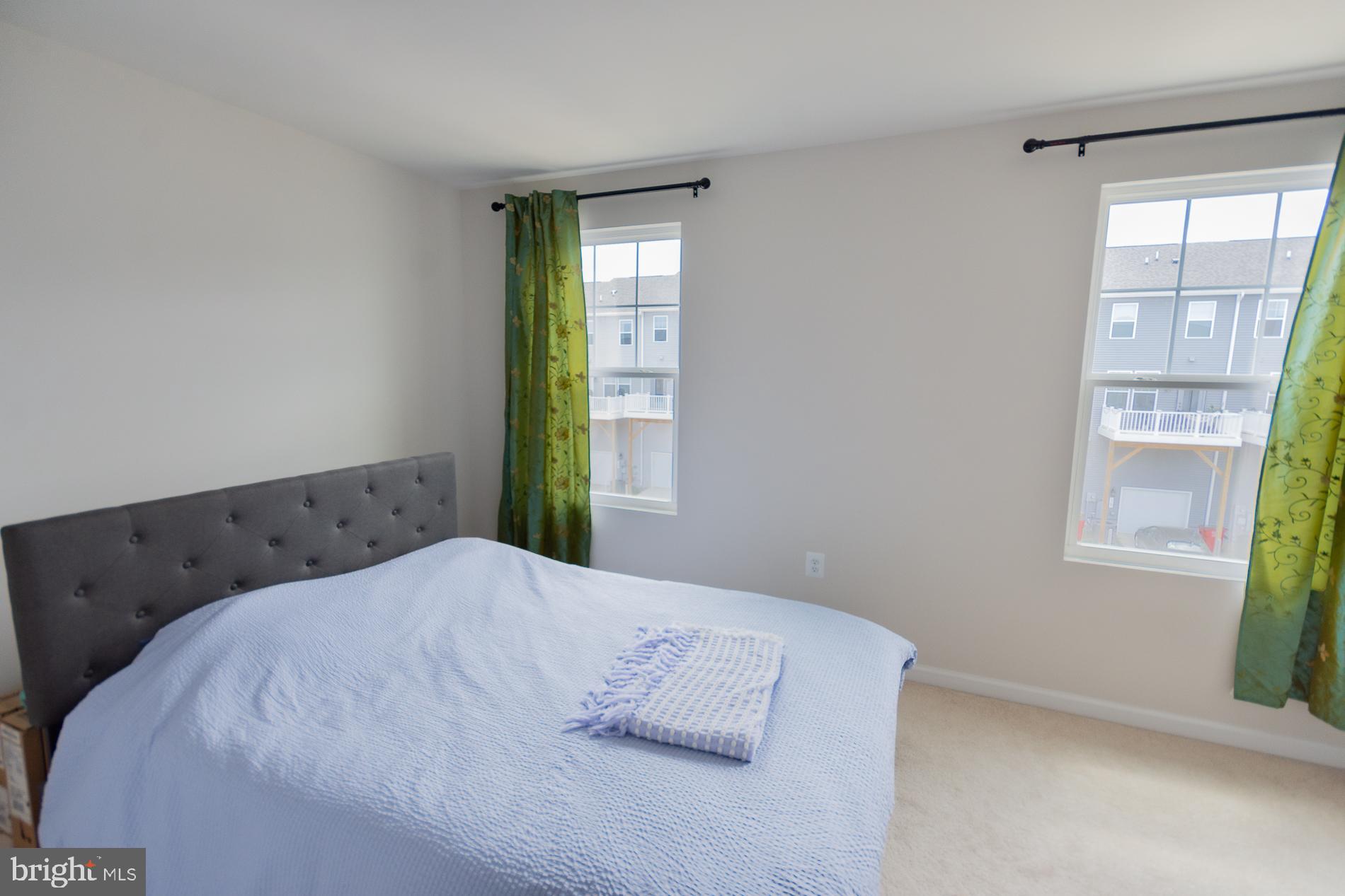 PRESIDENTS POINTE - Residential