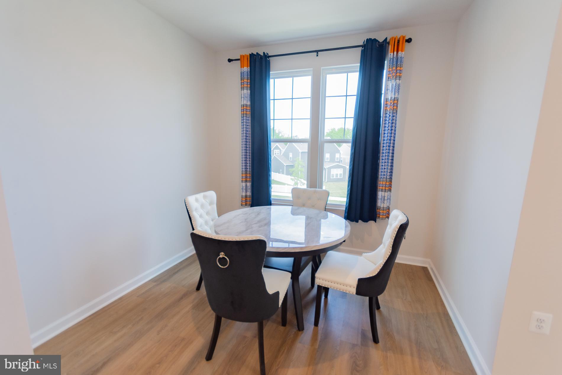 PRESIDENTS POINTE - Residential