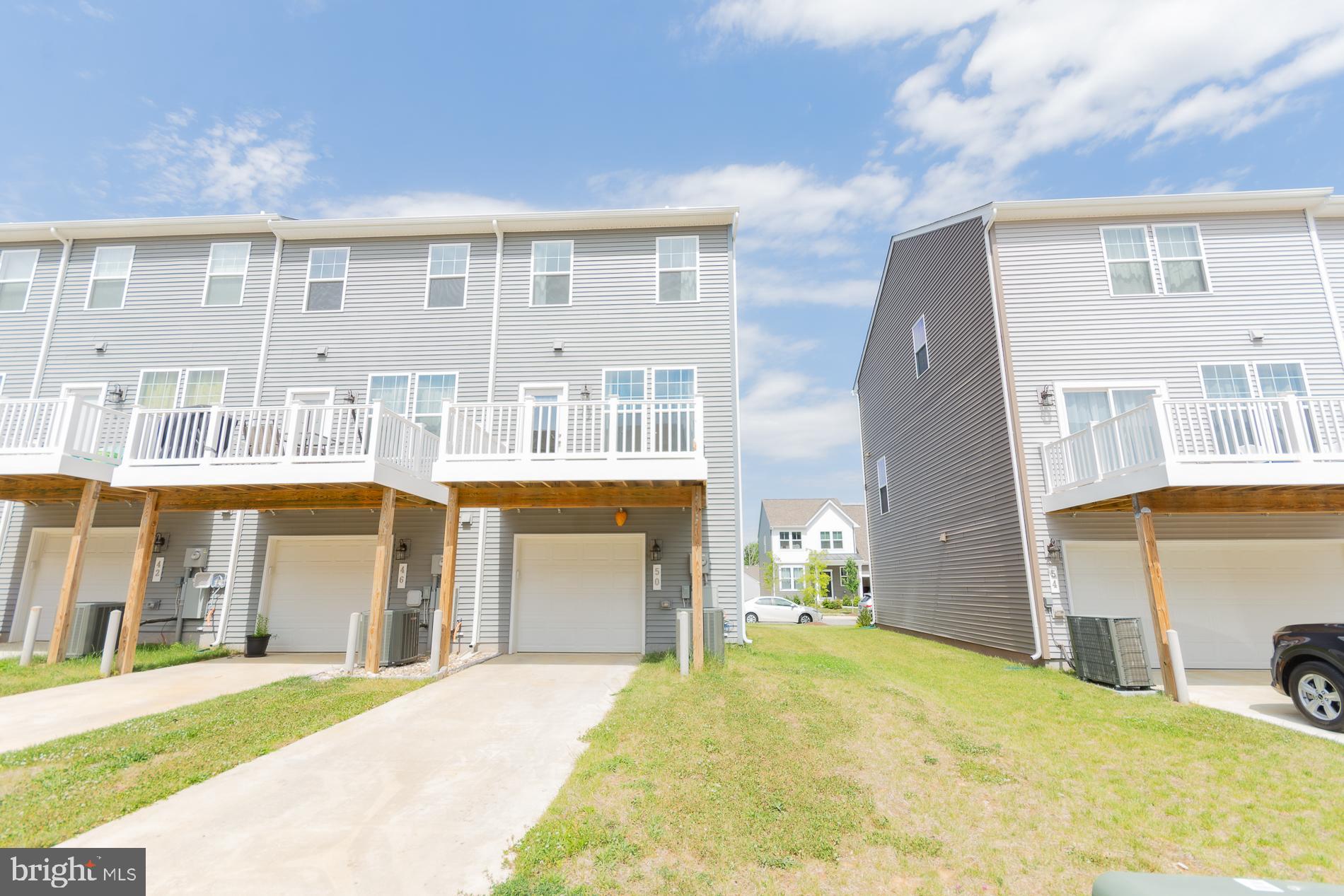 PRESIDENTS POINTE - Residential