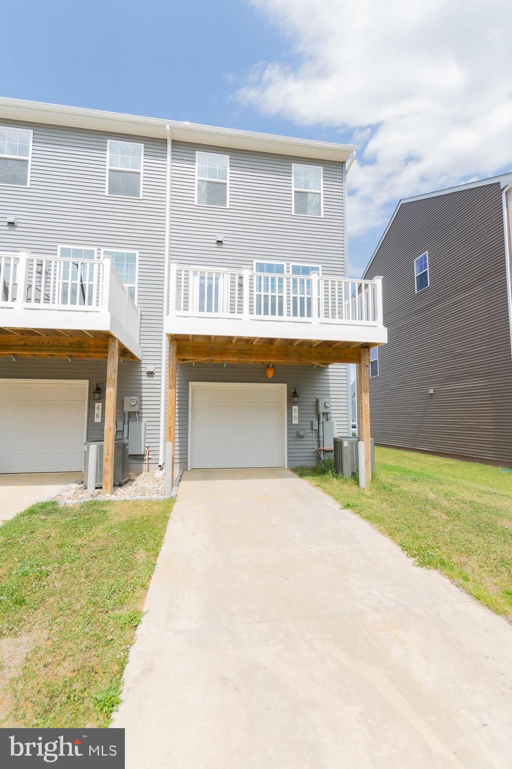 PRESIDENTS POINTE - Residential