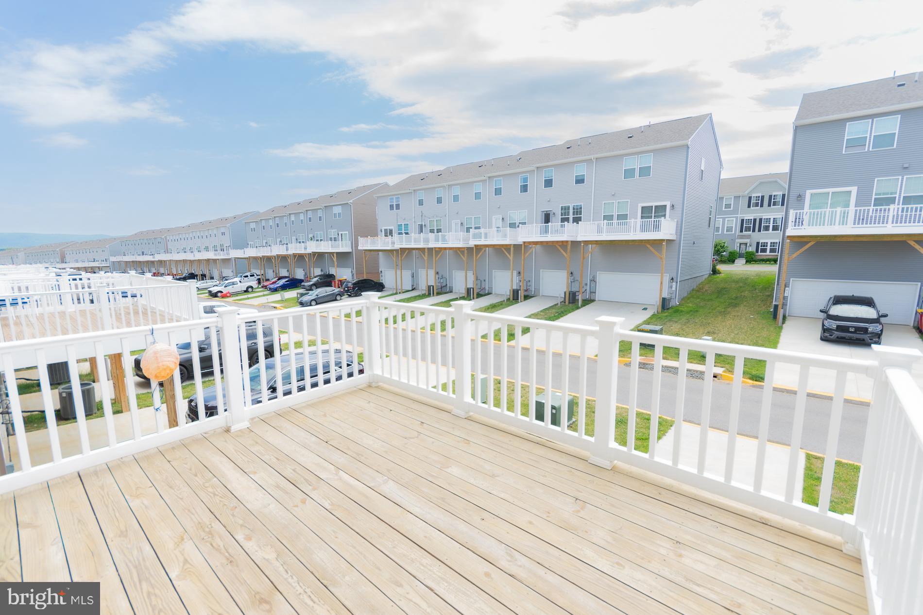 PRESIDENTS POINTE - Residential