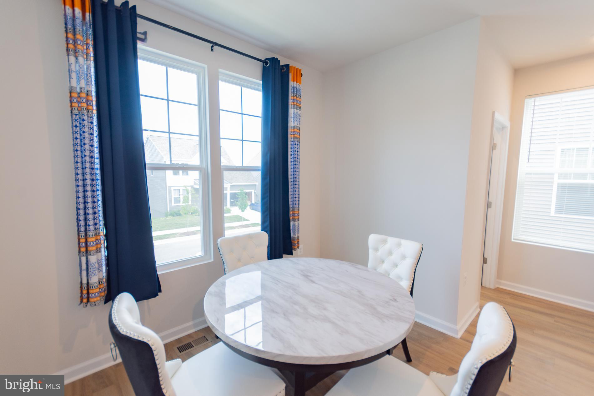 PRESIDENTS POINTE - Residential
