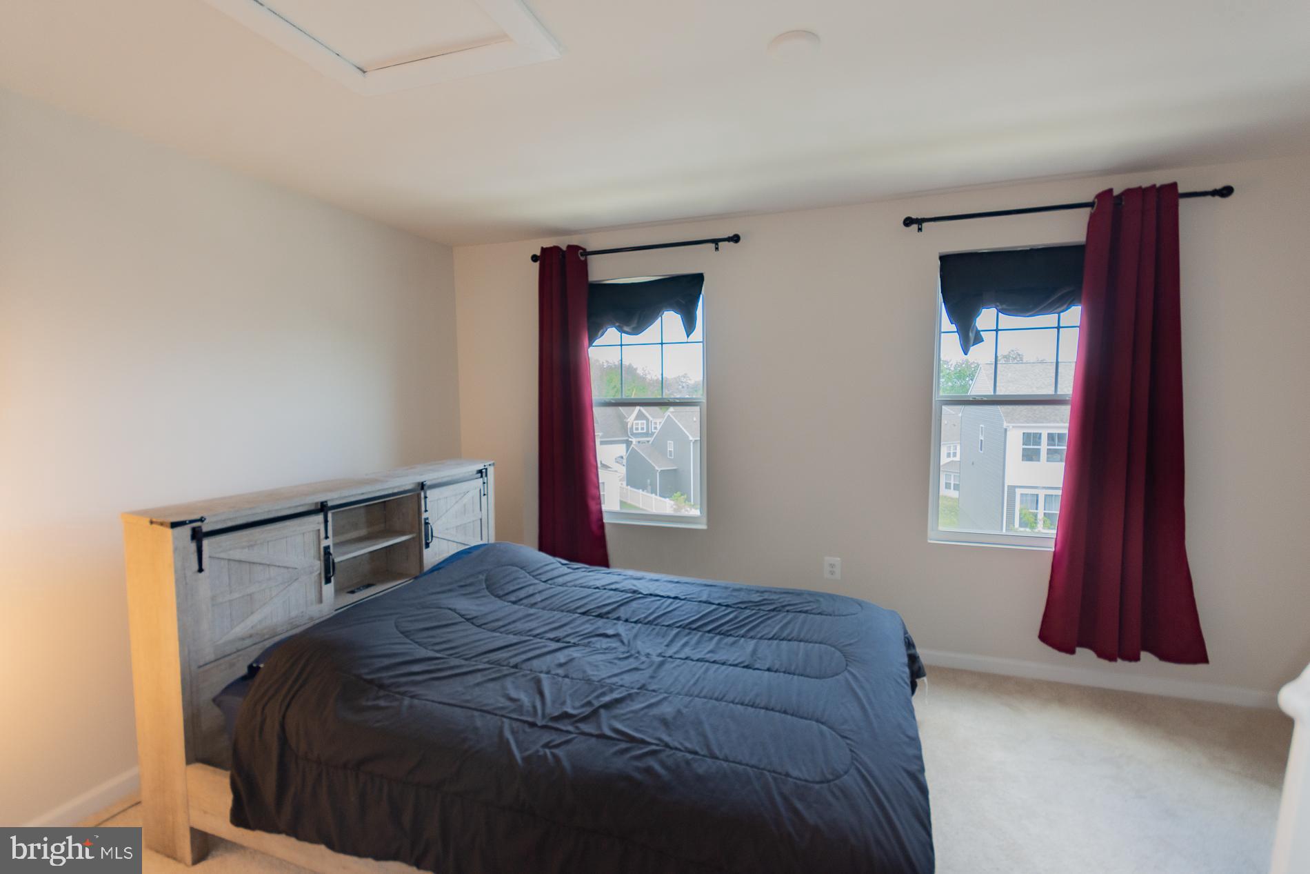 PRESIDENTS POINTE - Residential