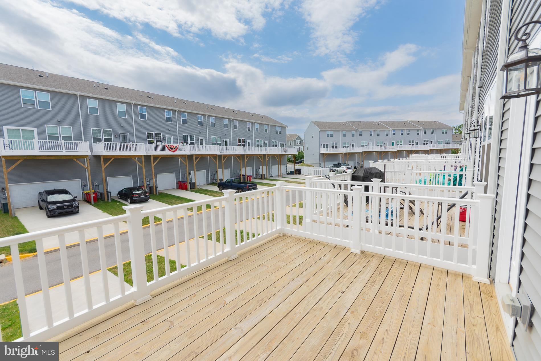 PRESIDENTS POINTE - Residential