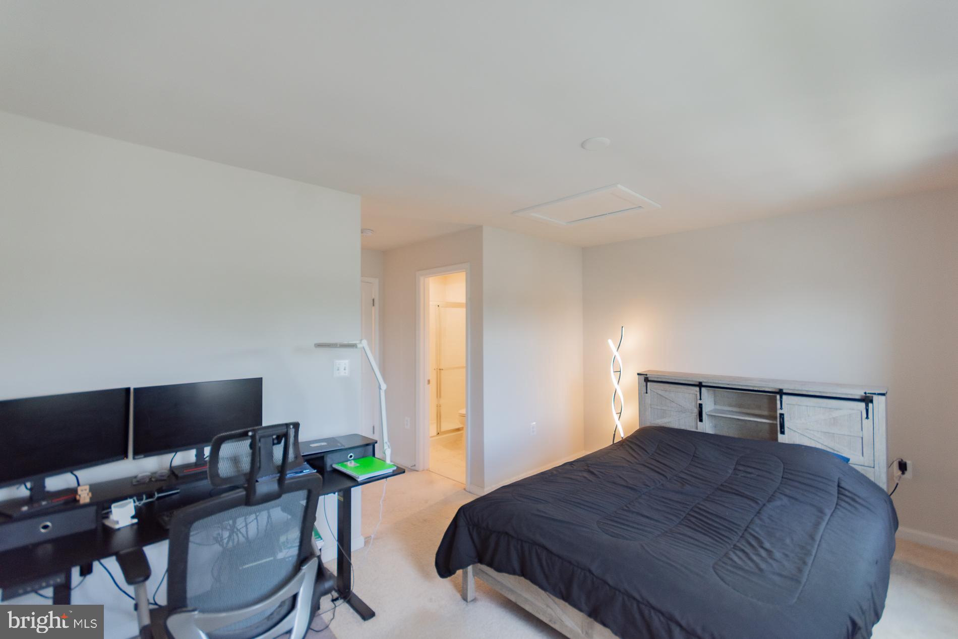 PRESIDENTS POINTE - Residential