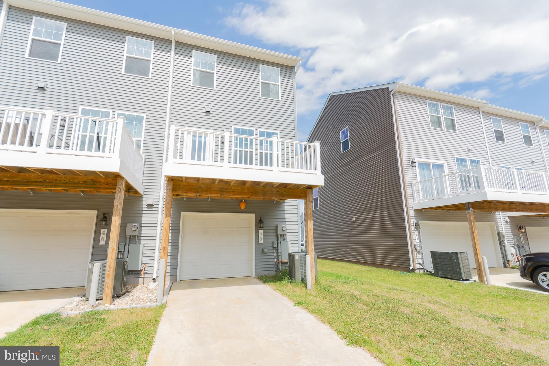 PRESIDENTS POINTE - Residential