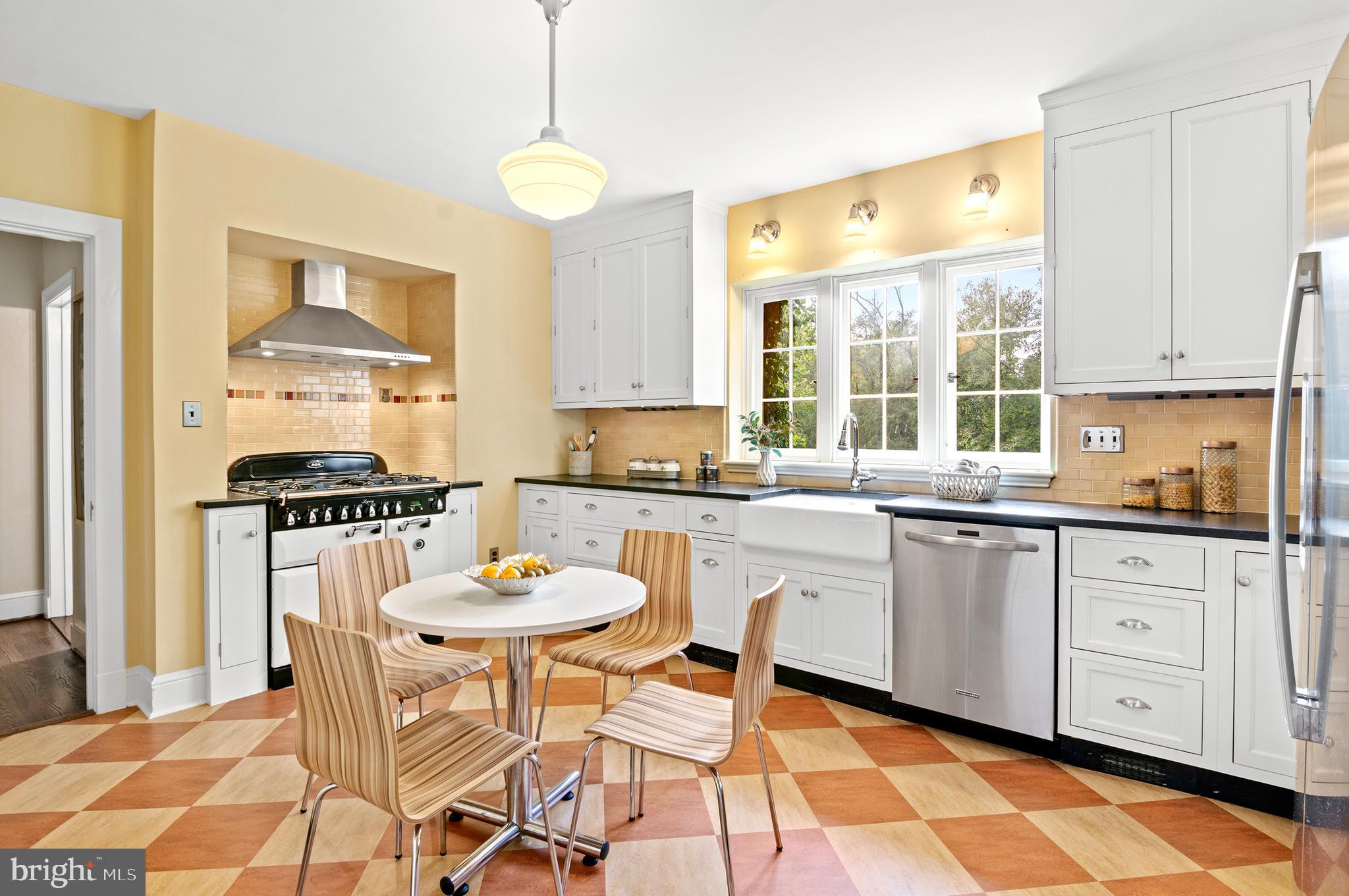 DUMBARTON - Residential Lease