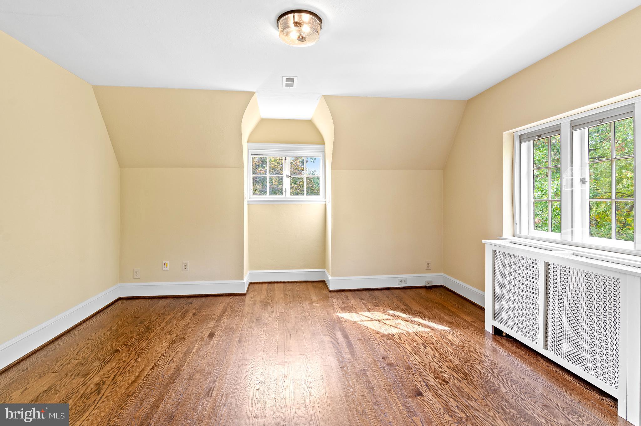 DUMBARTON - Residential Lease