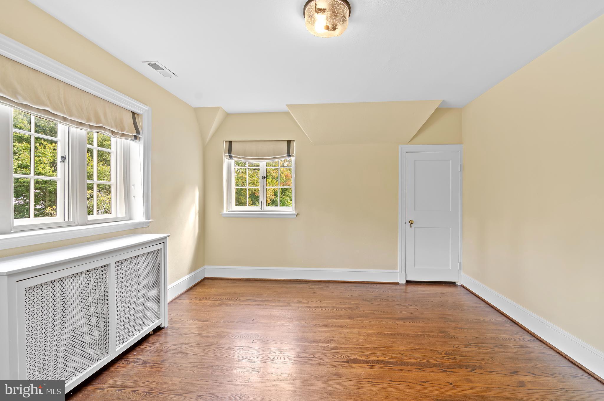 DUMBARTON - Residential Lease