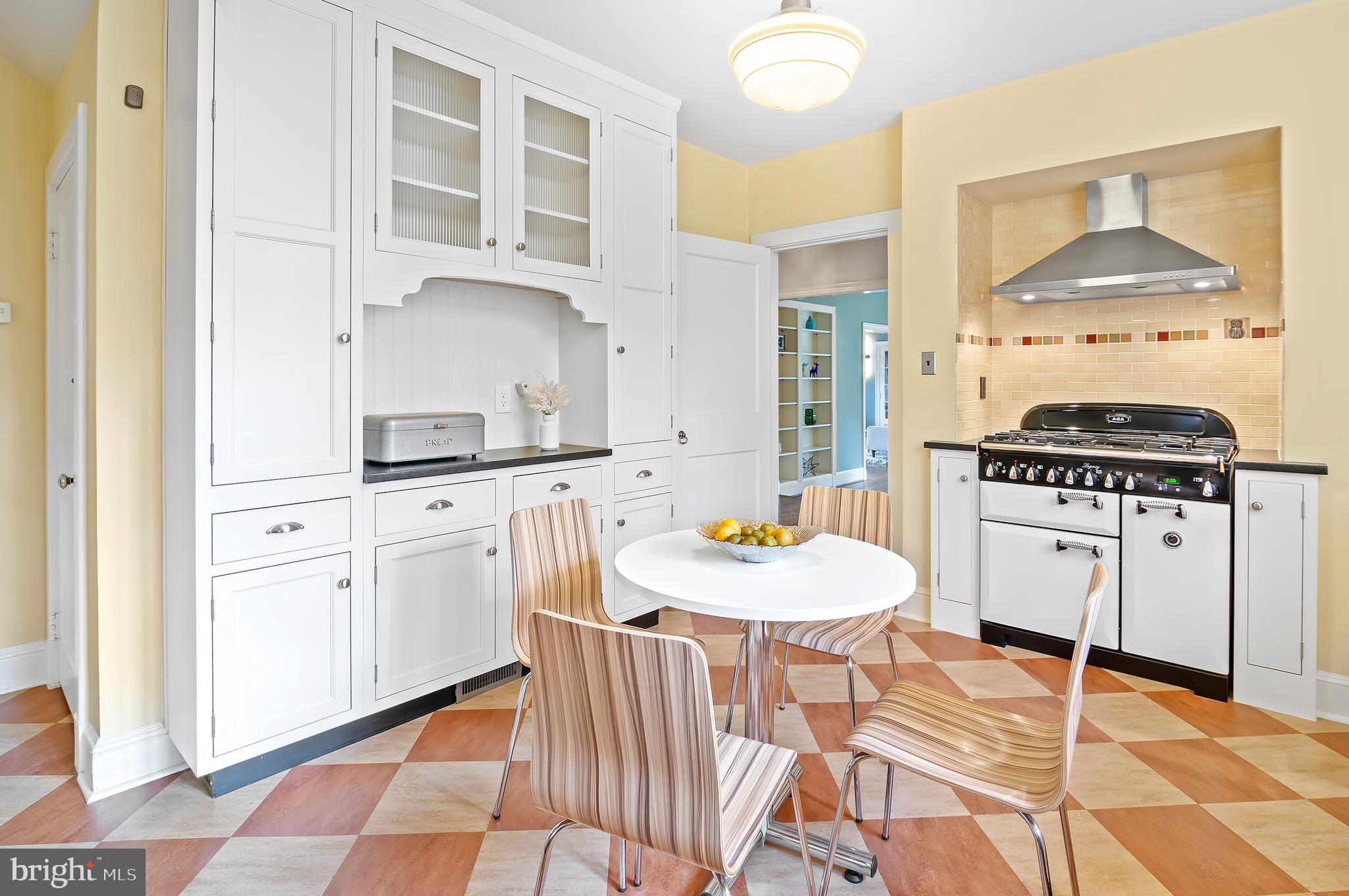 DUMBARTON - Residential Lease