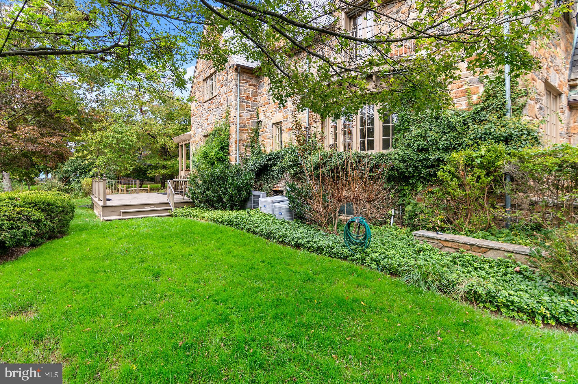 DUMBARTON - Residential Lease