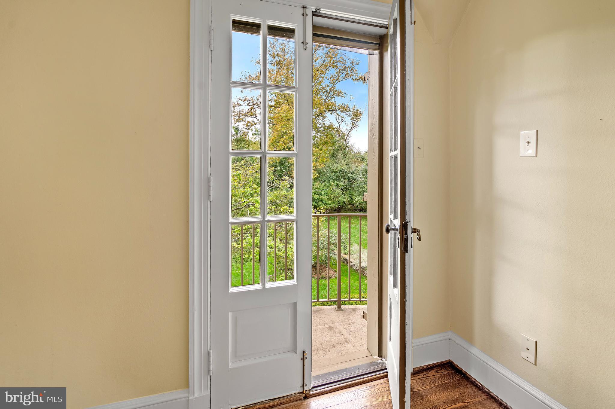 DUMBARTON - Residential Lease