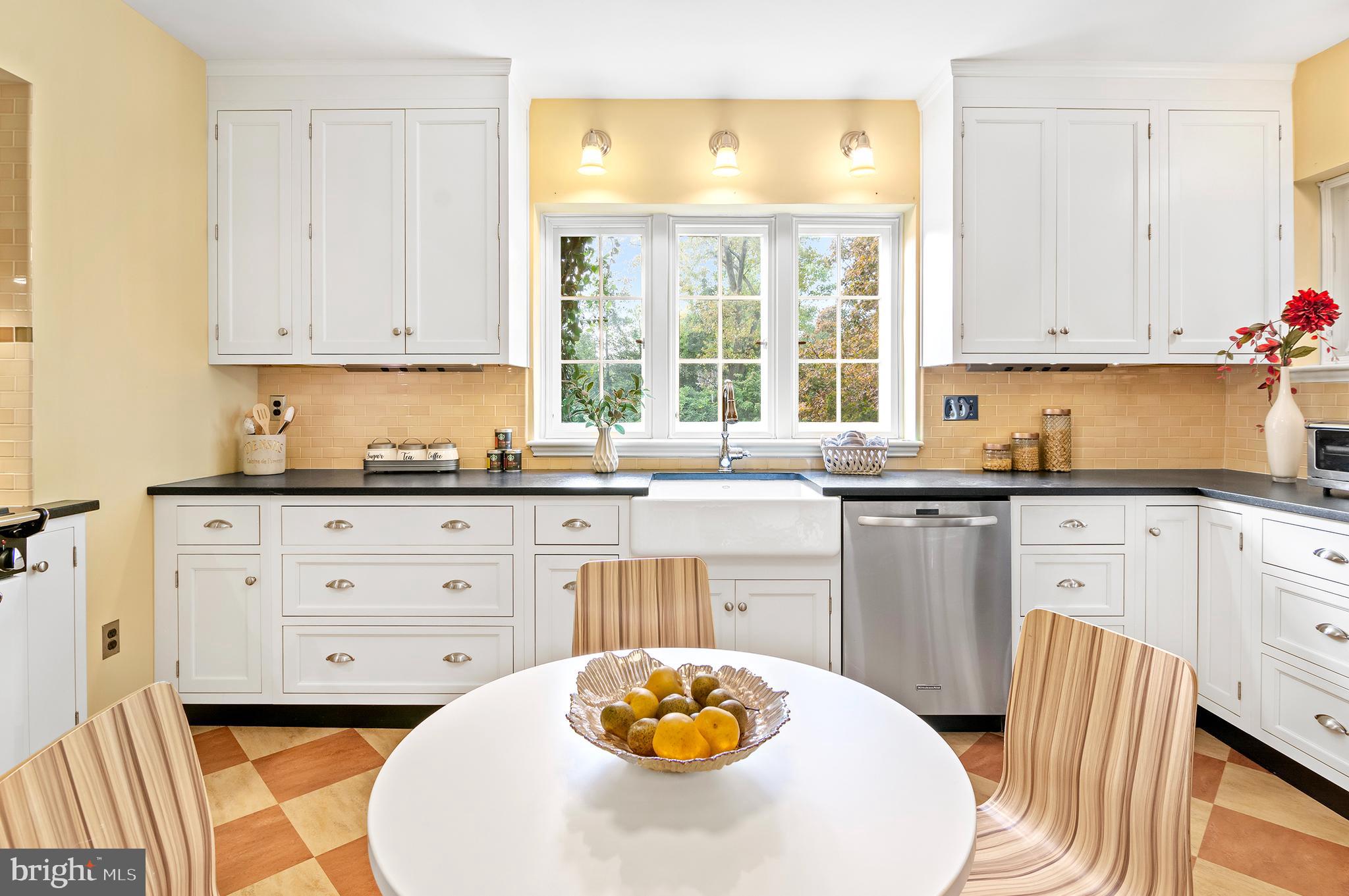 DUMBARTON - Residential Lease