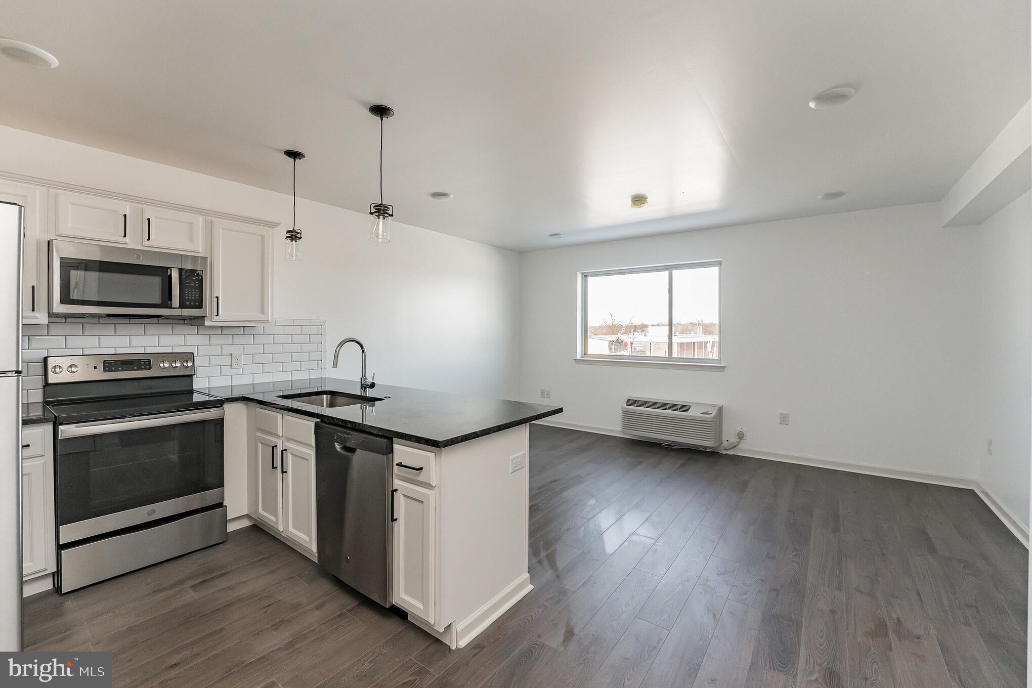 ROXBOROUGH - Residential Lease