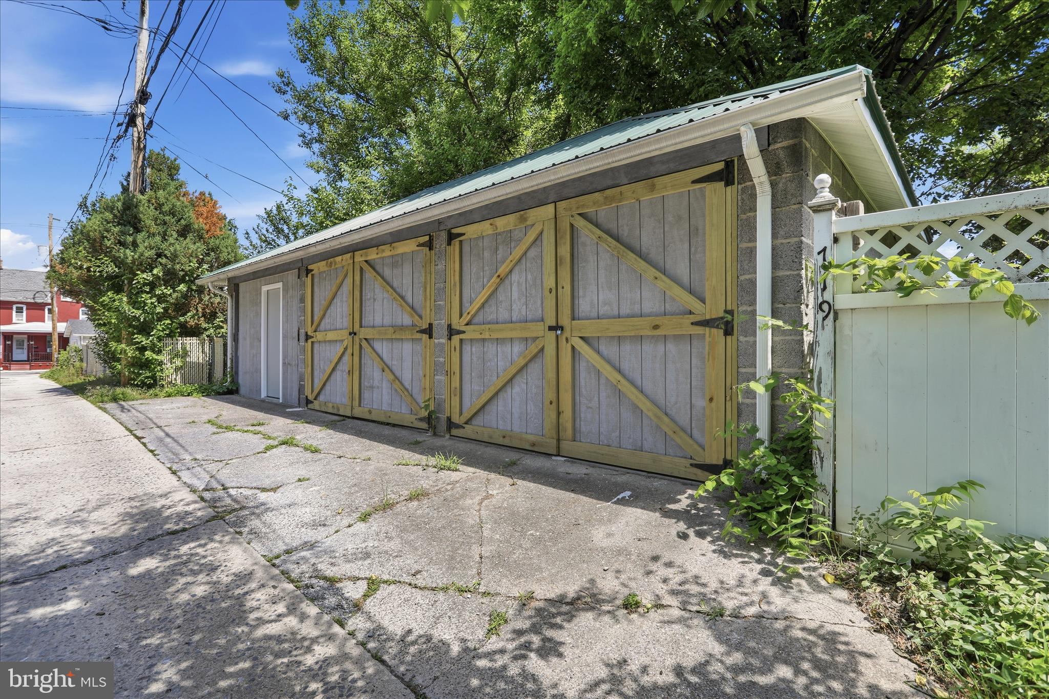 HAGERSTOWN - Residential