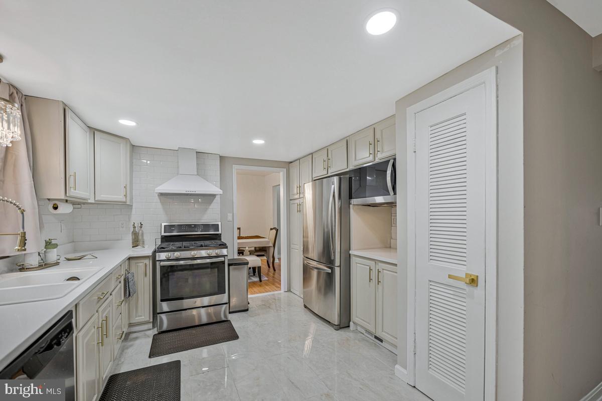 ROSEDALE ESTATES - Residential
