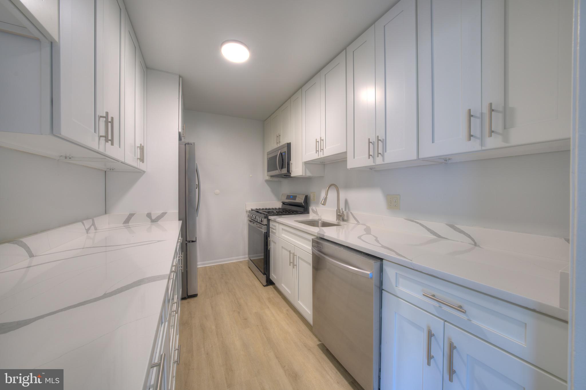 FAIRFAX WEST - Residential