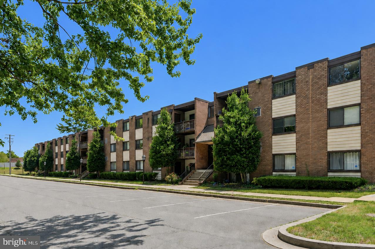 Awesome updated top floor 2 bedroom plus a den condo. Bright and sunny space 1056 SF. master bedroom with huge walk-in closet. Large balcony overlook beautiful backyard. this is the largest unit in the community. priced below tax assessment value.  All updates were done in 2024. very well kept. monthly condo fee covers ALL utilities (Electricity, Gas, and Water). walking distance to George Mason University and 0.3 miles to Fairfax County Court,  and Old Town Fairfax, 3.4 miles to Fairfax/Vienna Metro station. The building currently is under construction.