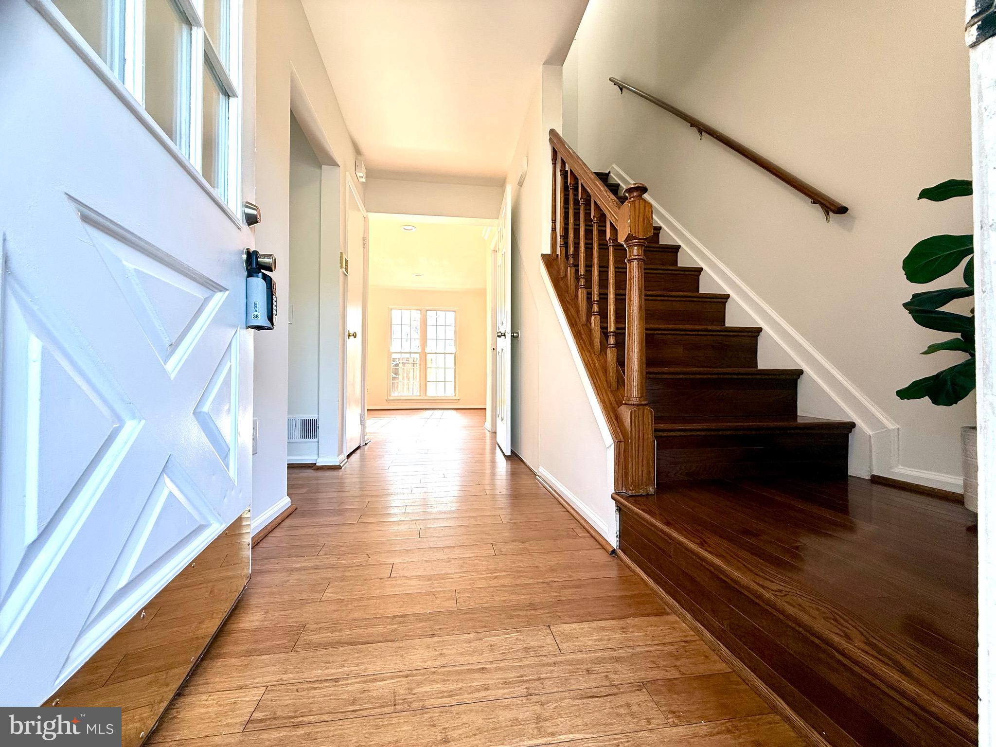 LONDON TOWNE - Residential