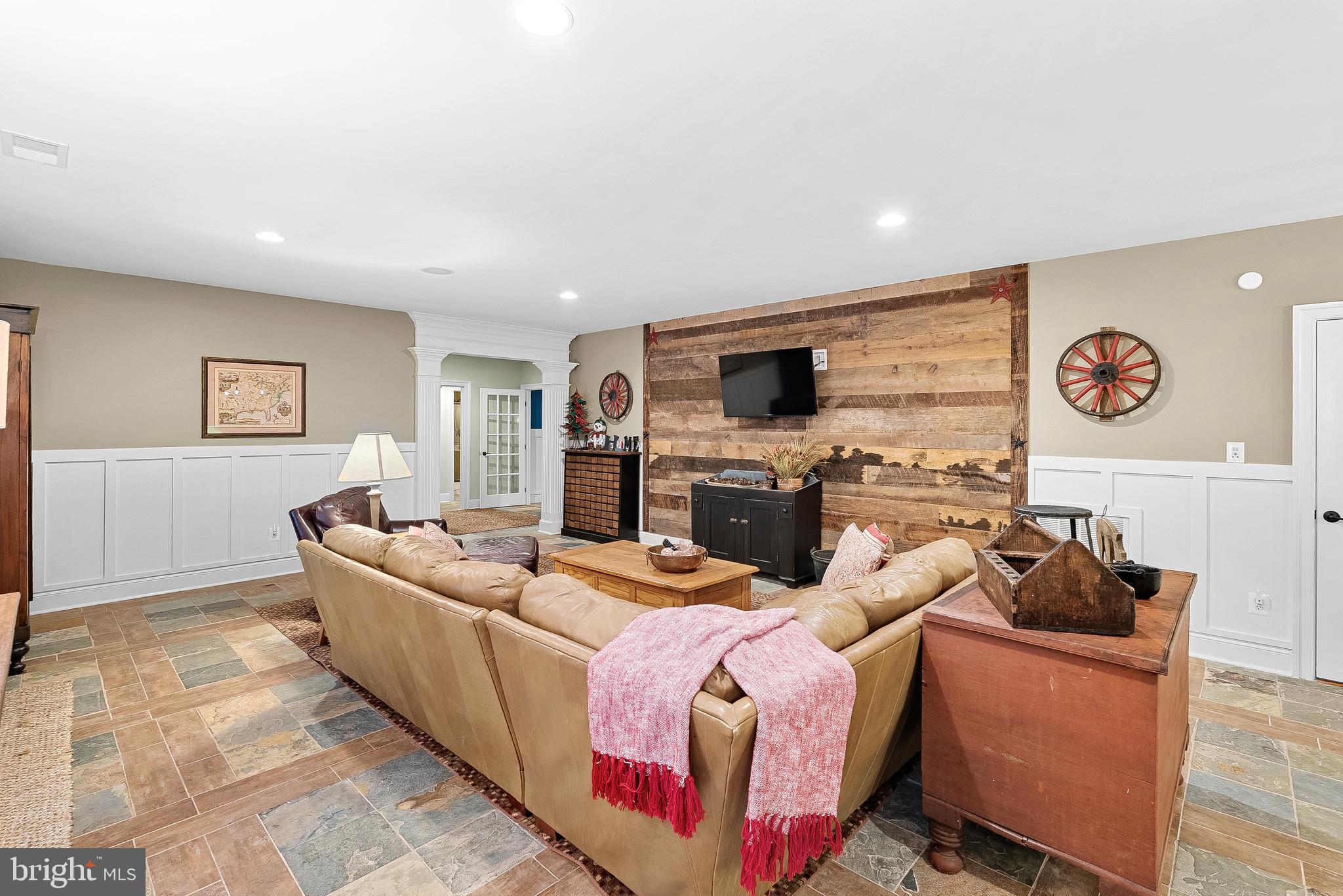 LONG ACRES - Residential