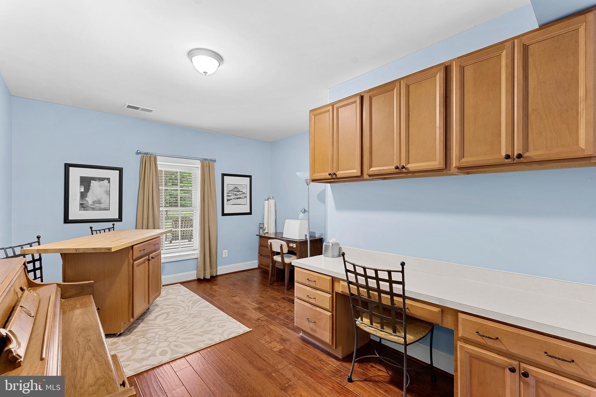 LONG ACRES - Residential