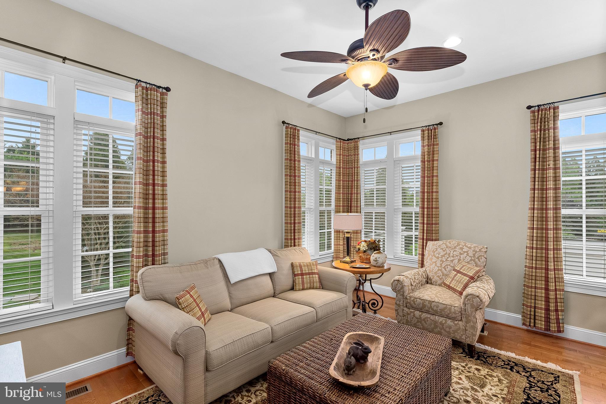 LONG ACRES - Residential