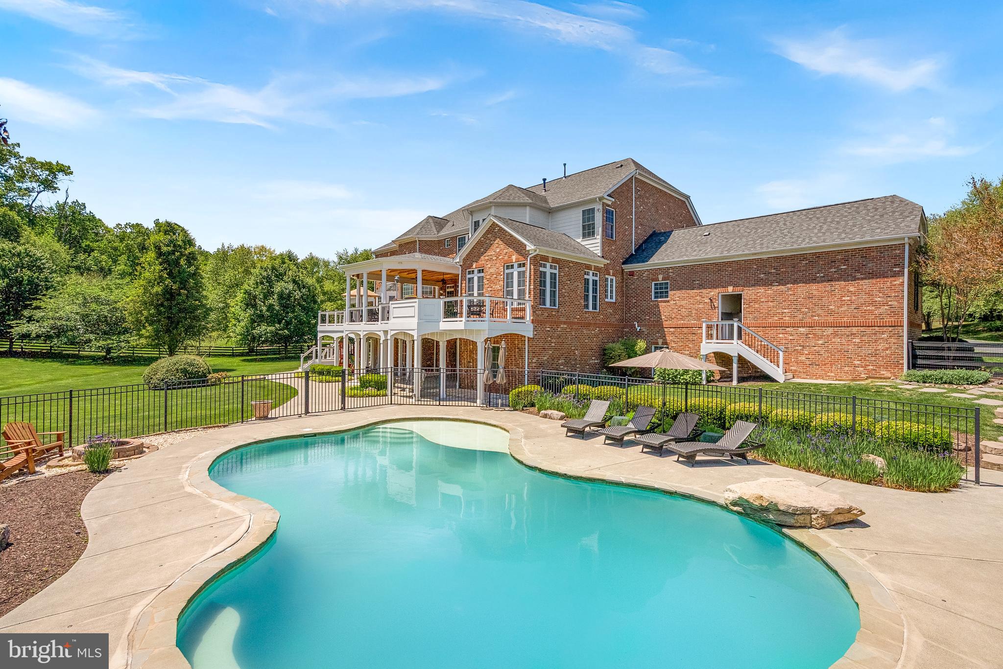 LONG ACRES - Residential