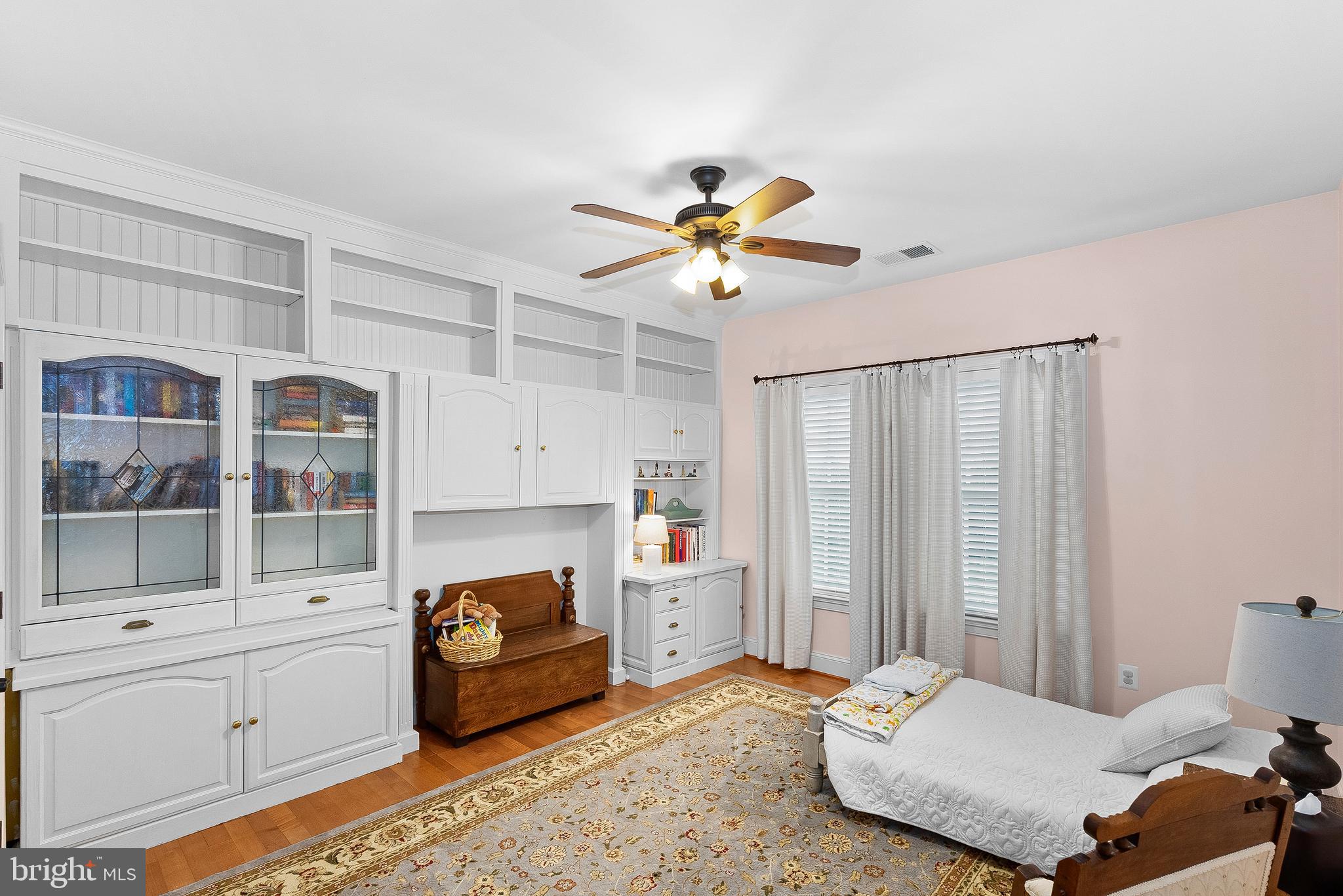 LONG ACRES - Residential