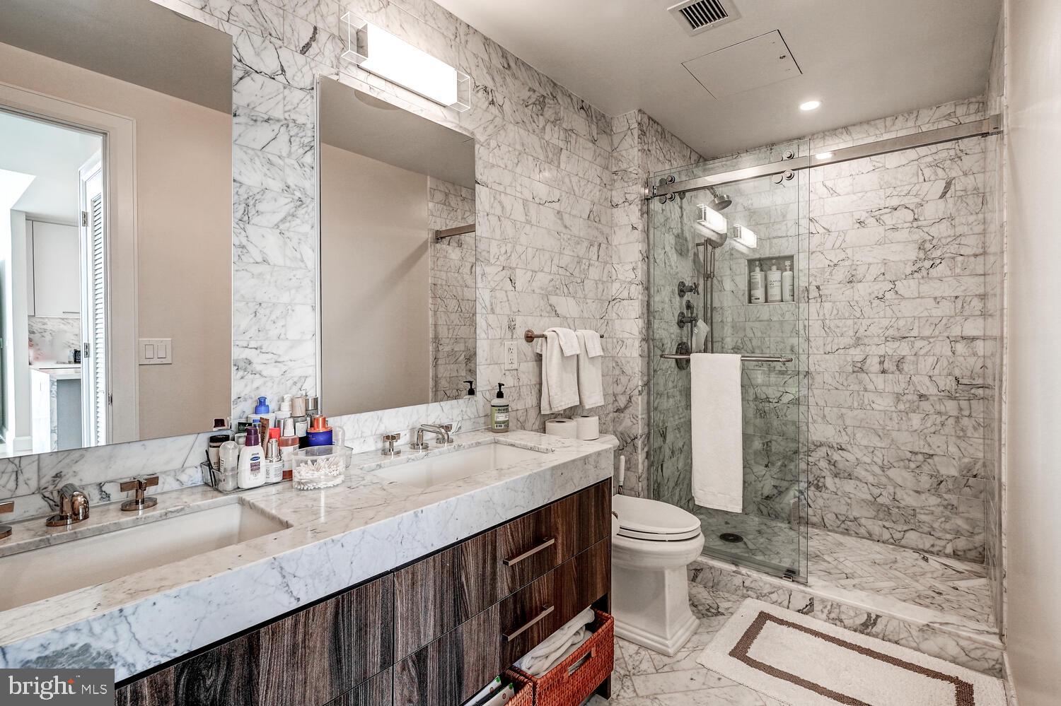 HARBOR EAST - Residential