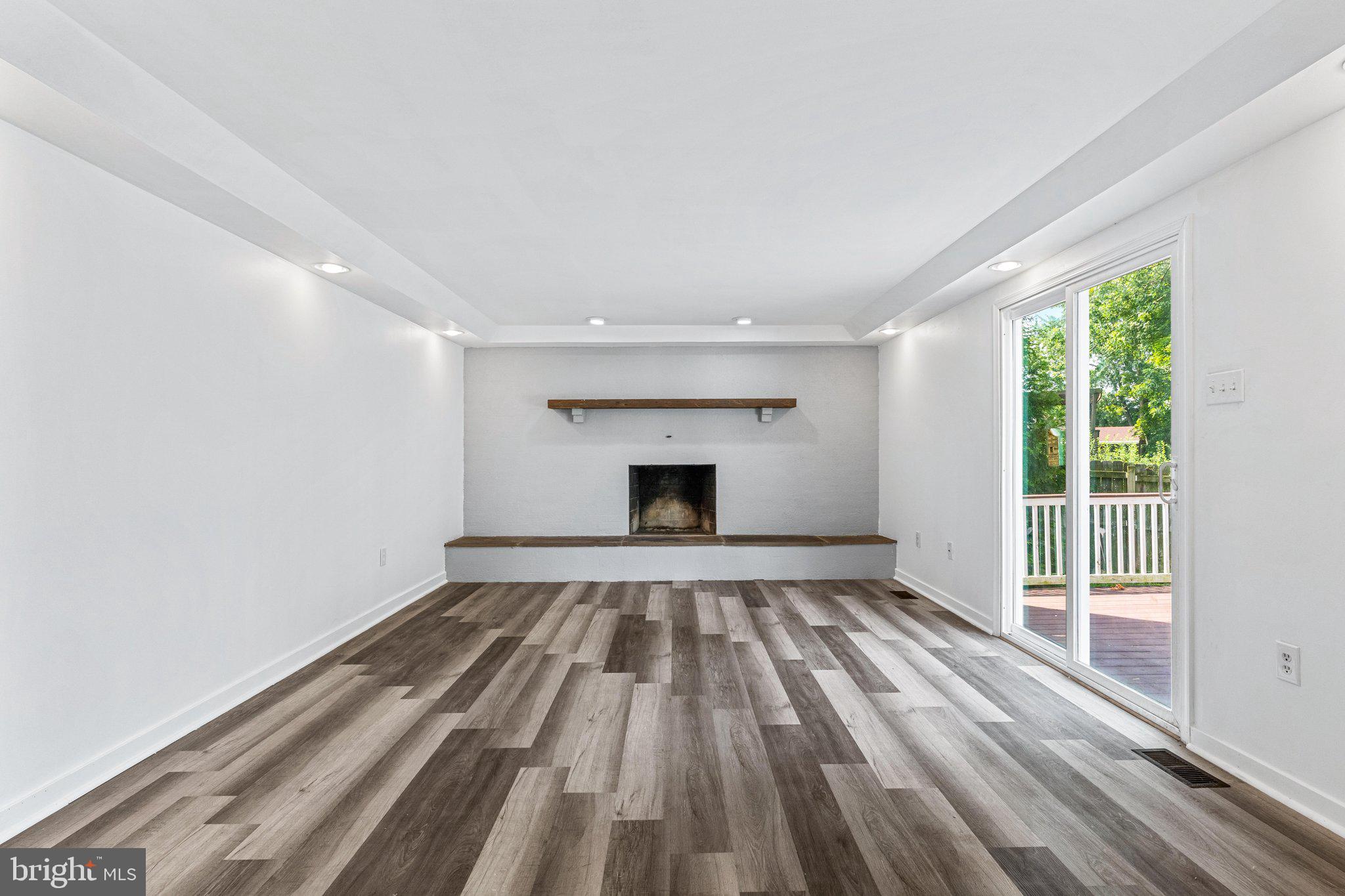 GLADE MANOR - Residential