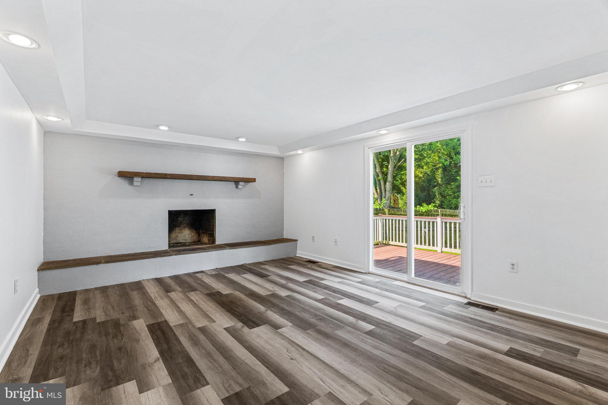 GLADE MANOR - Residential