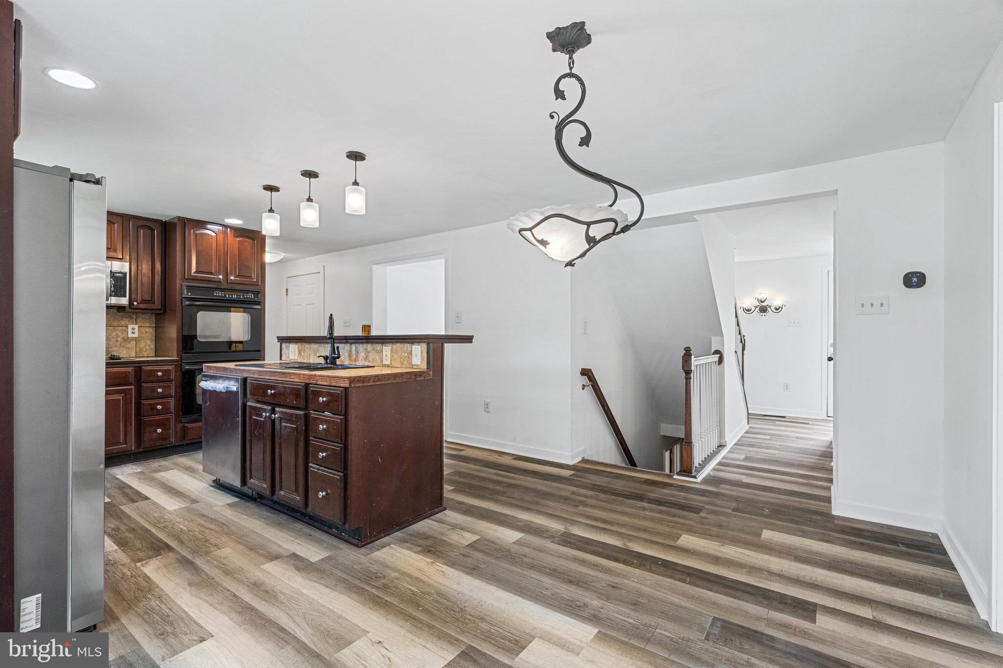 GLADE MANOR - Residential