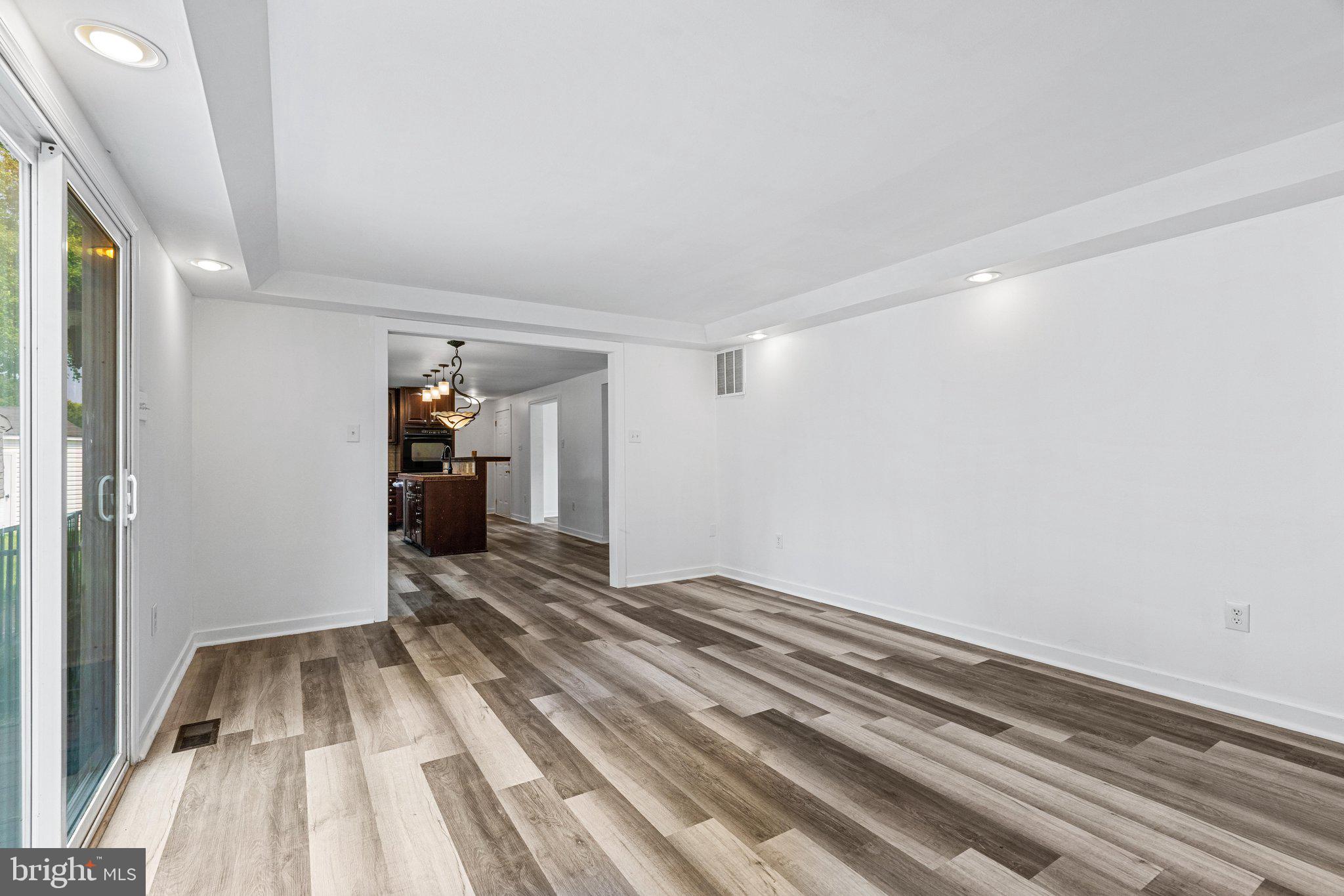 GLADE MANOR - Residential