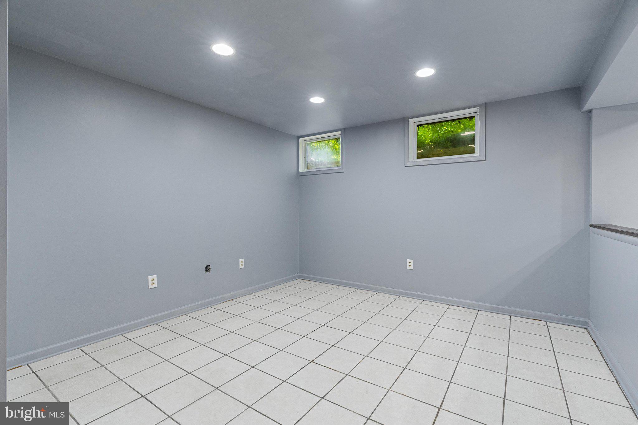 GLADE MANOR - Residential
