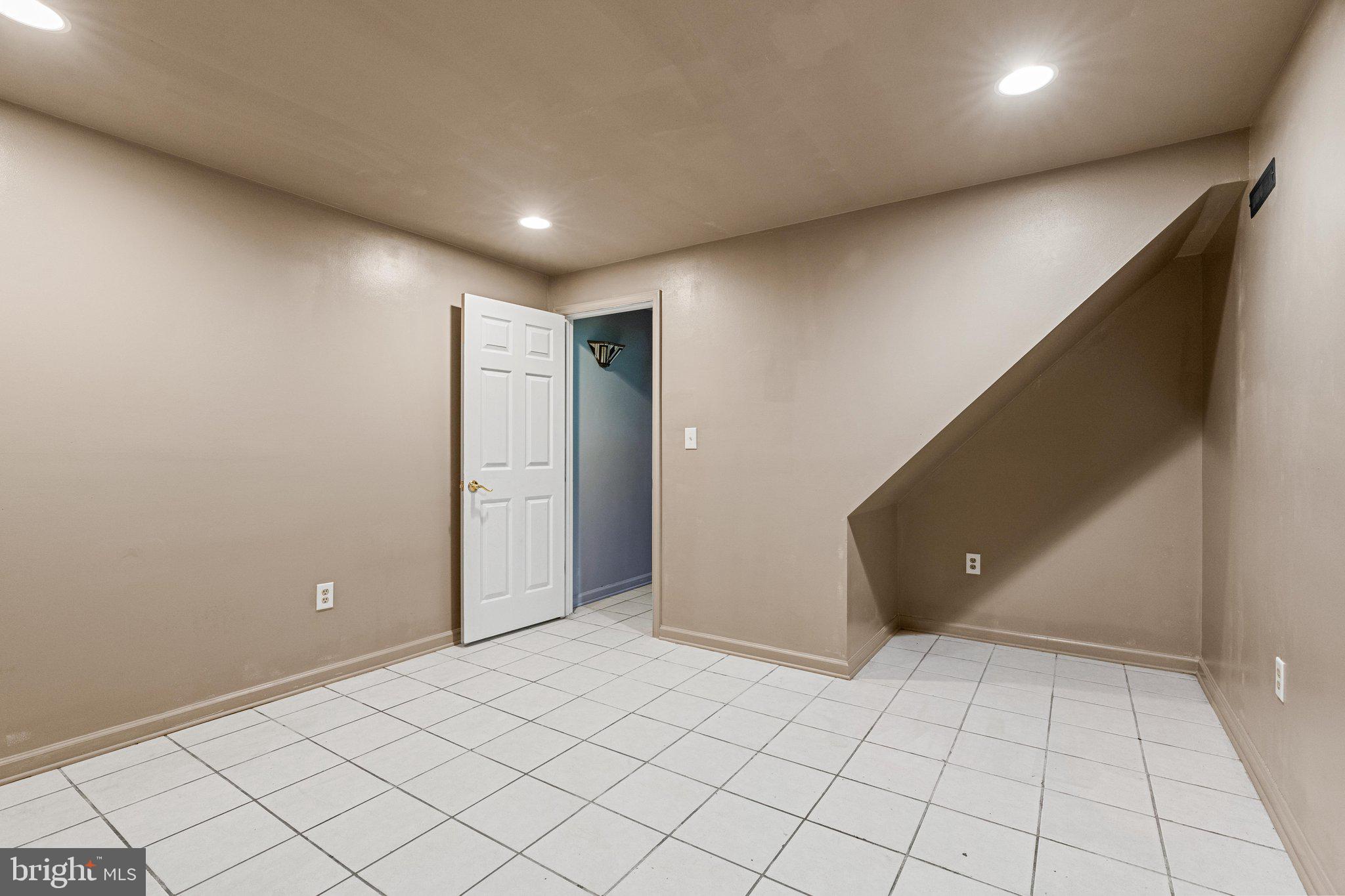 GLADE MANOR - Residential
