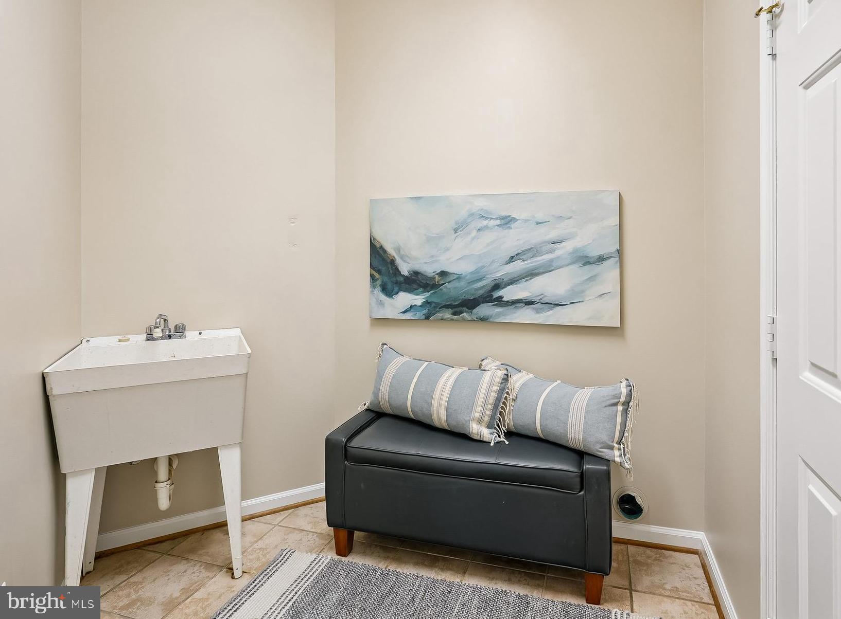 CROSSFIELDS - Residential