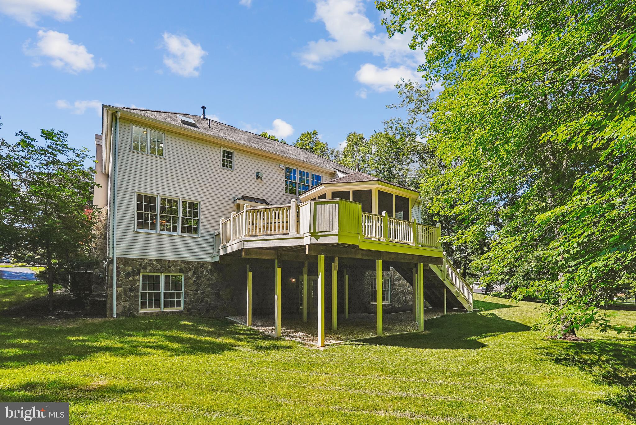 CROSSFIELDS - Residential