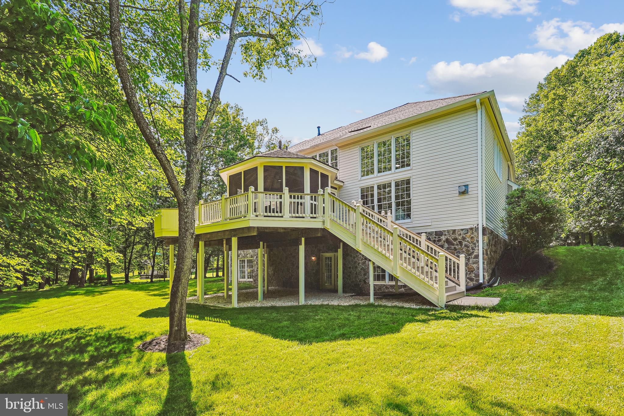 CROSSFIELDS - Residential
