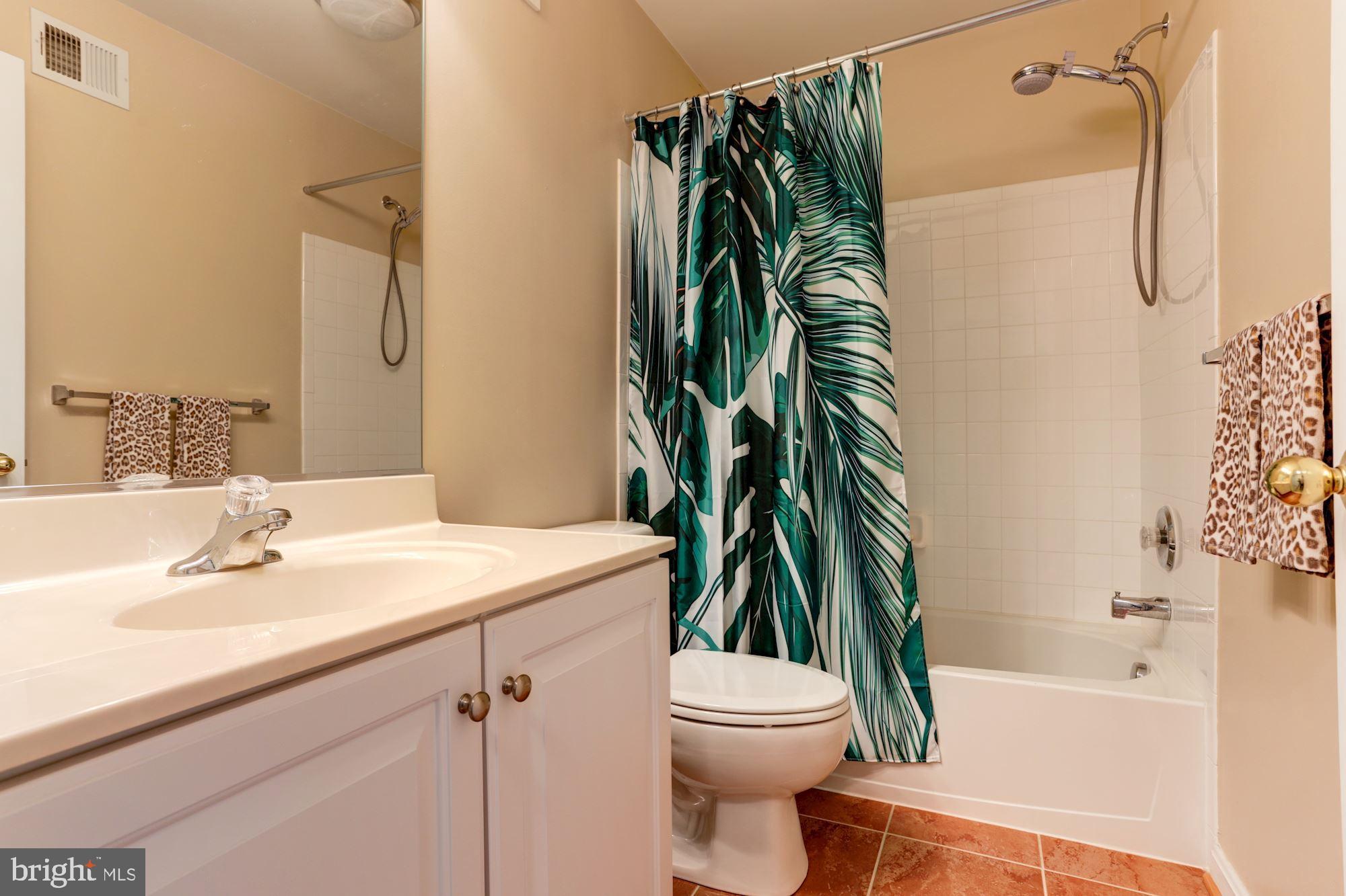 CREEKSIDE COVE - Residential
